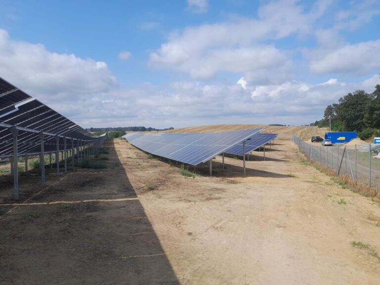 Instalacja fotowoltaiczna wykonana przez Apex Renewables