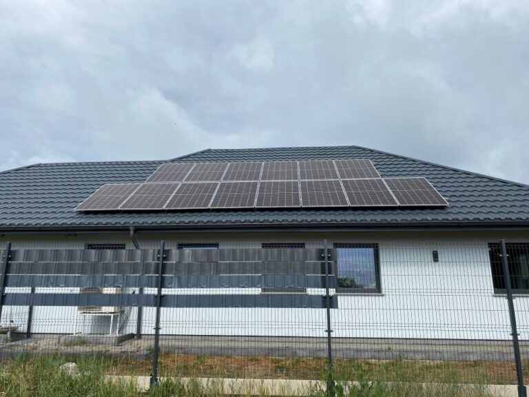Instalacja fotowoltaiczna wykonana przez Apex Renewables