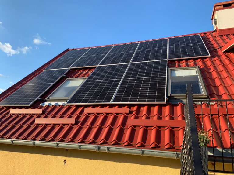 Instalacja fotowoltaiczna wykonana przez Apex Renewables