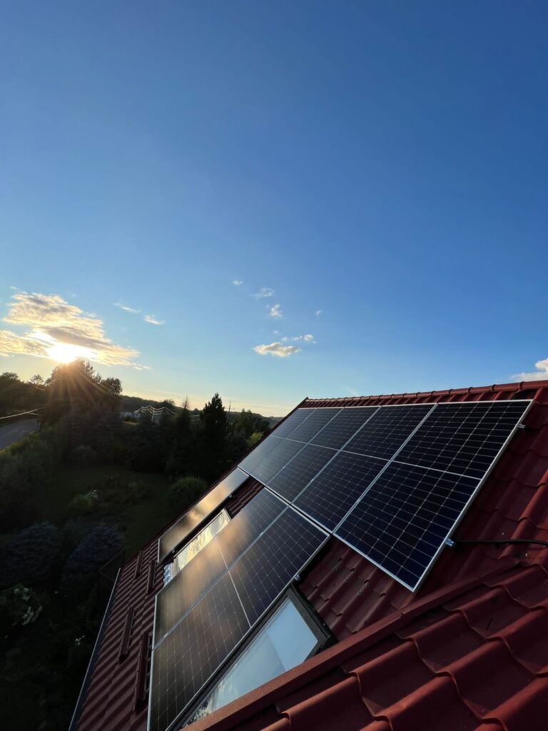 Instalacja fotowoltaiczna wykonana przez Apex Renewables