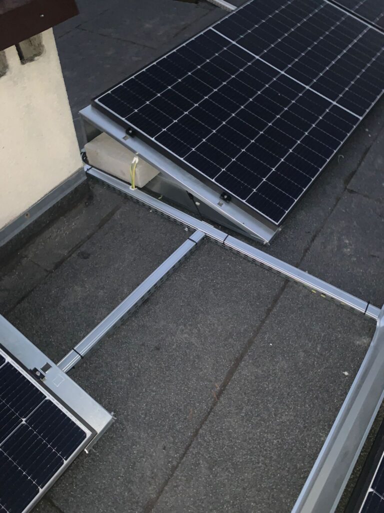 Instalacja fotowoltaiczna wykonana przez Apex Renewables