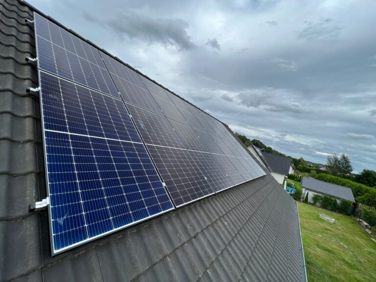 Instalacja fotowoltaiczna wykonana przez Apex Renewables