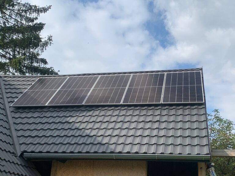 Instalacja fotowoltaiczna wykonana przez Apex Renewables