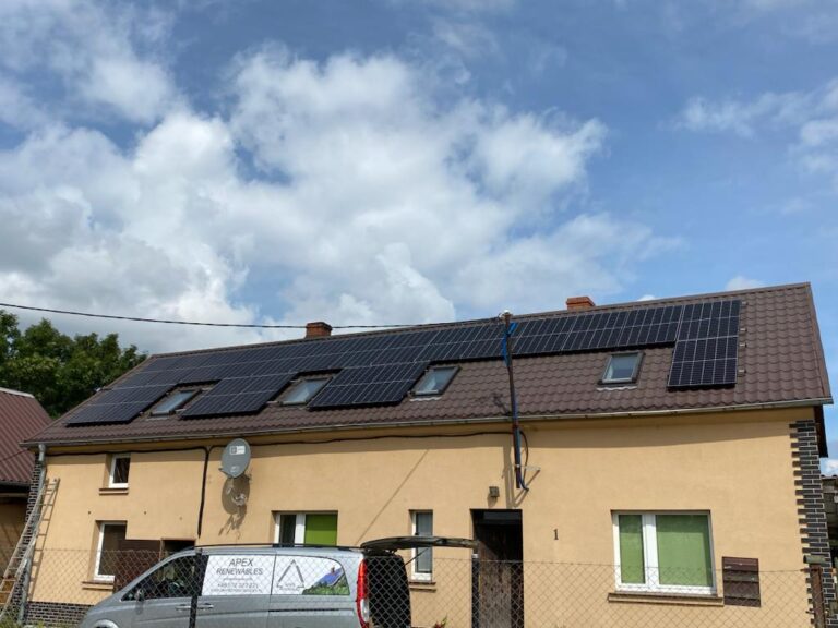Instalacja fotowoltaiczna wykonana przez Apex Renewables