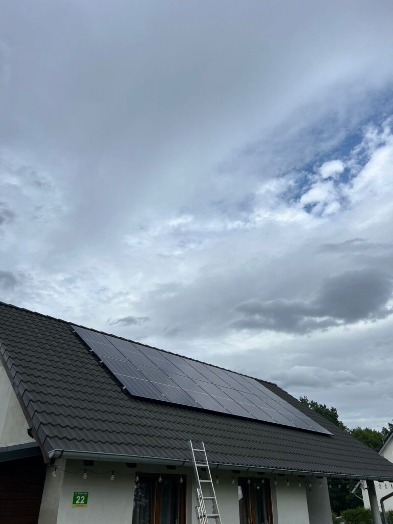 Instalacja fotowoltaiczna wykonana przez Apex Renewables