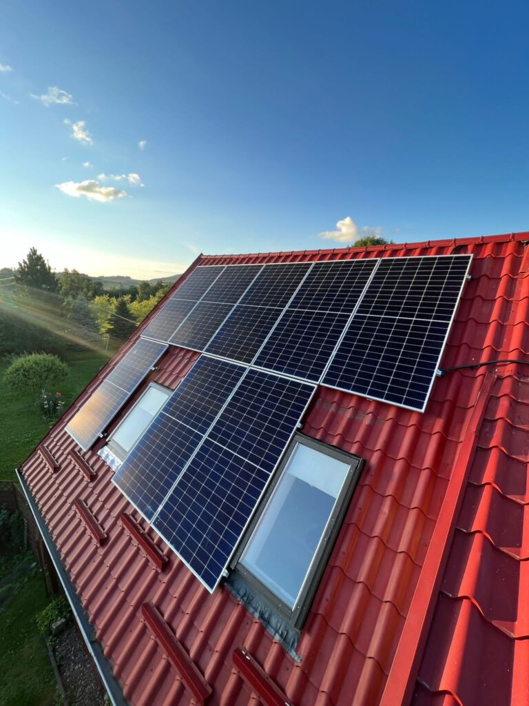 Instalacja fotowoltaiczna wykonana przez Apex Renewables
