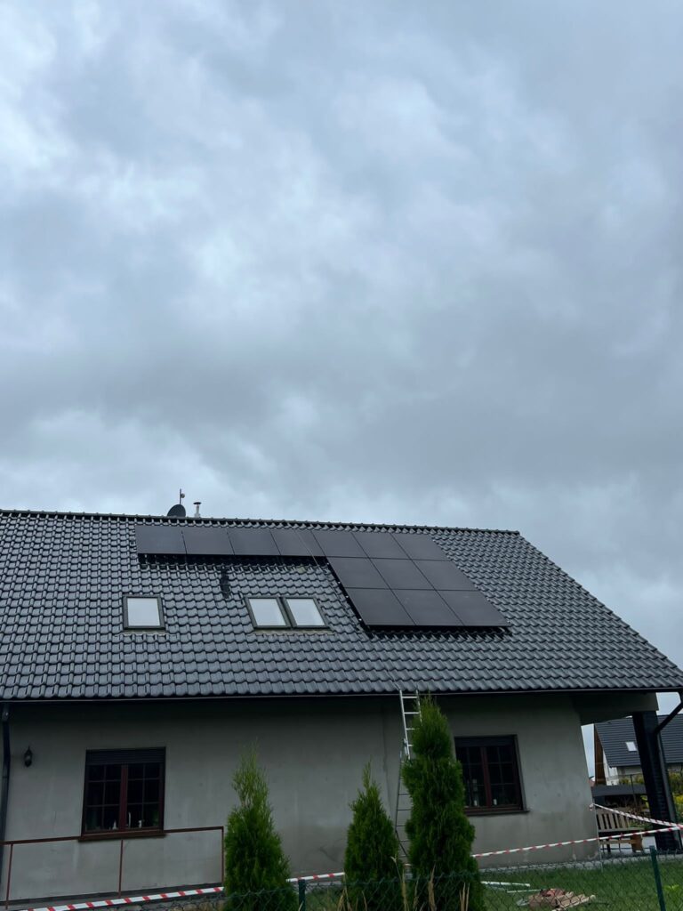 Instalacja fotowoltaiczna wykonana przez Apex Renewables