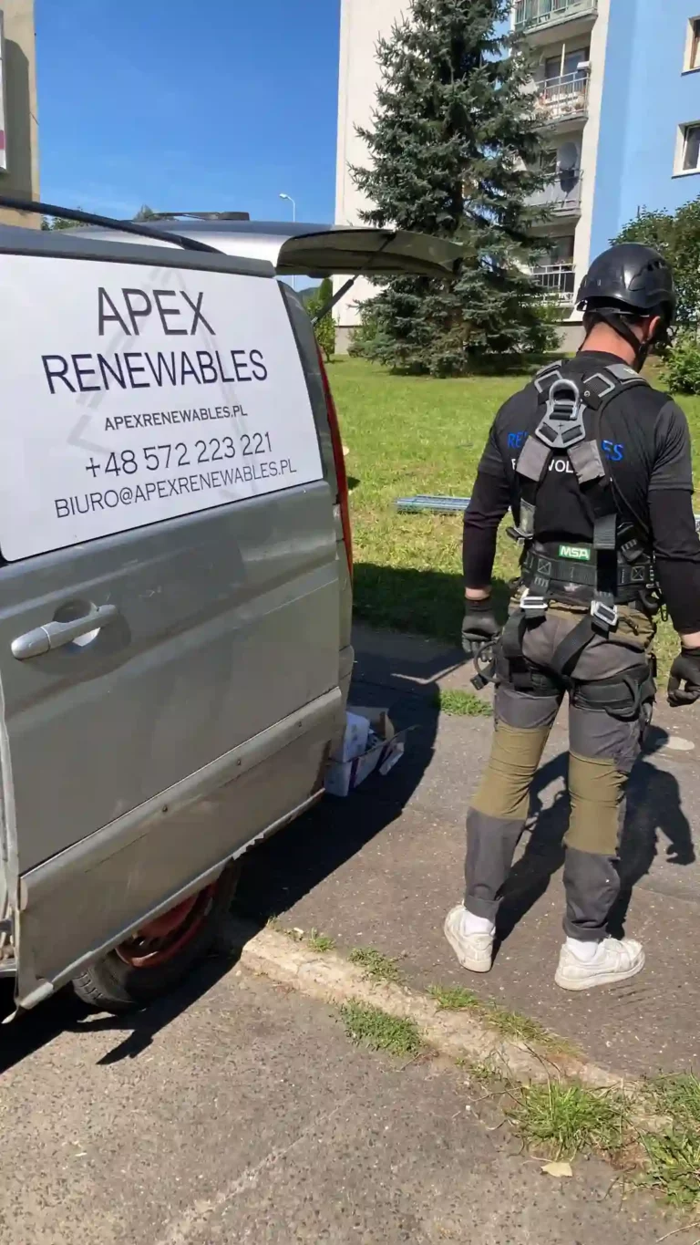 Instalacja fotowoltaiczna wykonana przez Apex Renewables