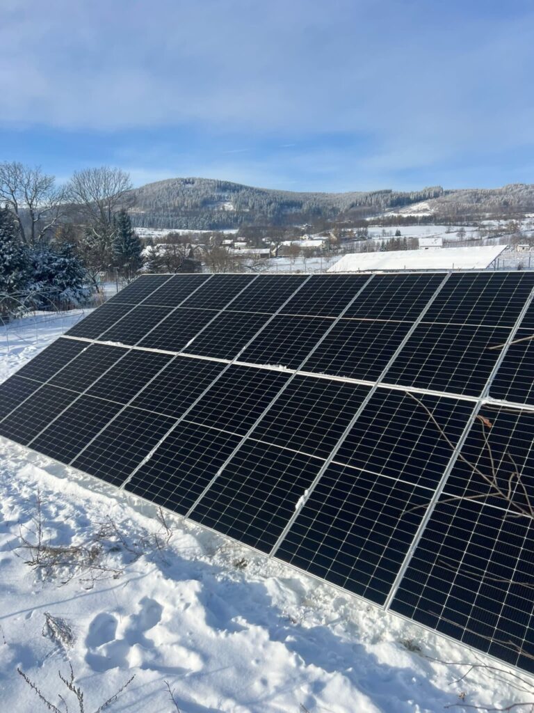 Instalacja fotowoltaiczna wykonana przez Apex Renewables