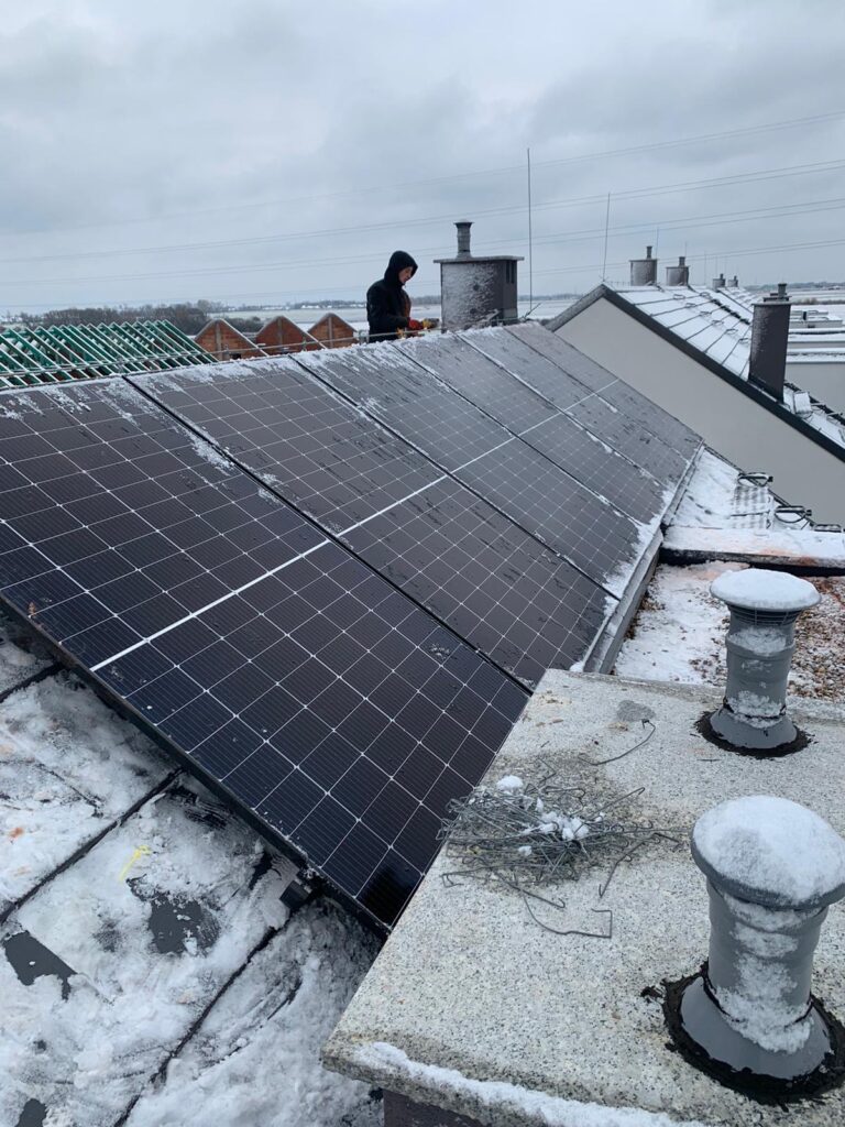 Instalacja fotowoltaiczna wykonana przez Apex Renewables