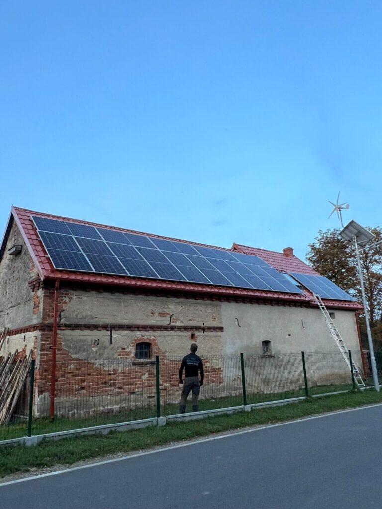 Instalacja fotowoltaiczna wykonana przez Apex Renewables
