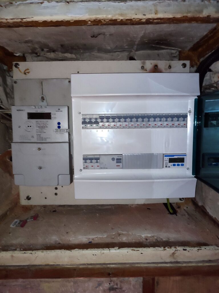 Instalacja fotowoltaiczna wykonana przez Apex Renewables