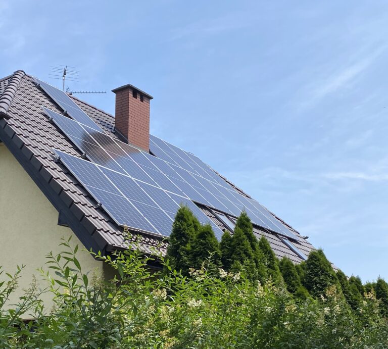 Instalacja fotowoltaiczna wykonana przez Apex Renewables