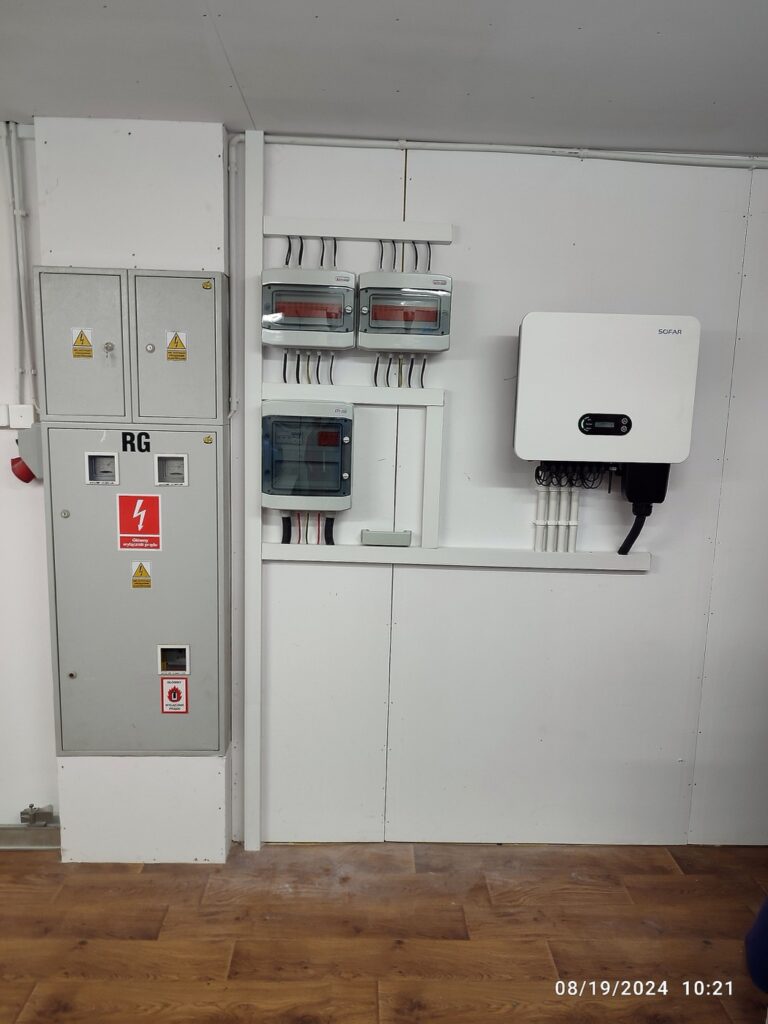 Instalacja fotowoltaiczna z magazynem energii — montaż Apex Renewables, zdjęcie 6